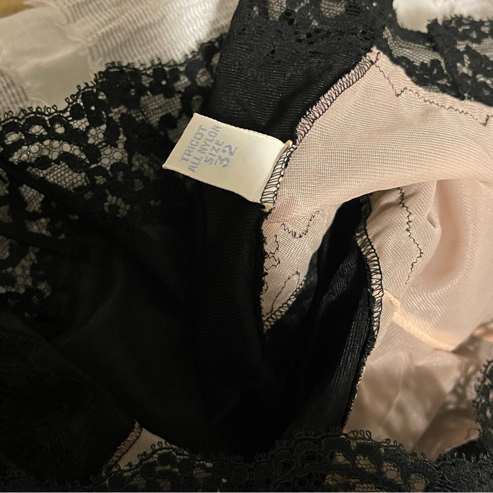 Vintage 50s Vanity Fair Black Lace Whimsigoth Maxi Lace Slip Dress Fits XS-S - Picture 8 of 12